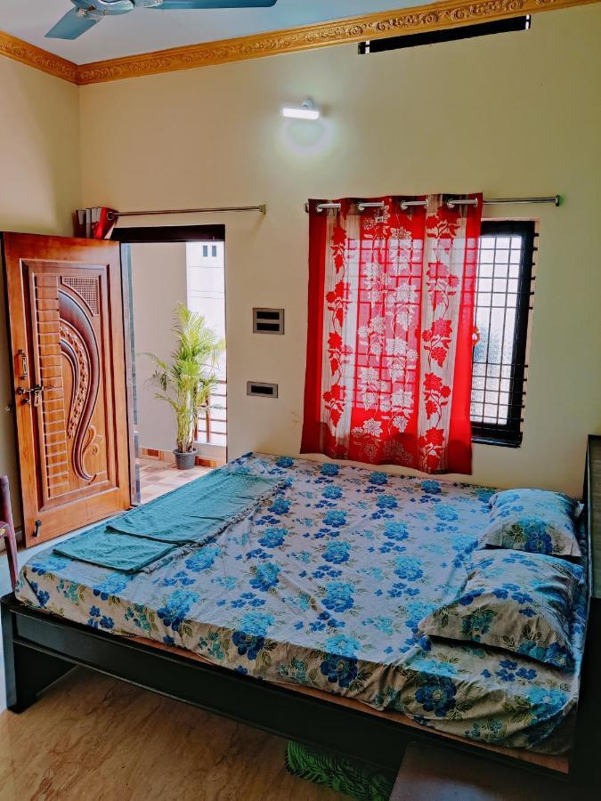 Balaji Homestay Хампі Екстер'єр фото